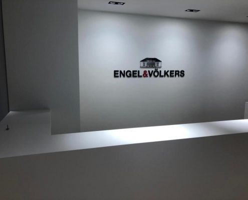 Maler-für-Wedel-und-Hamburg-Innenarbeiten-Engel-Völkers-Eingangsbereich