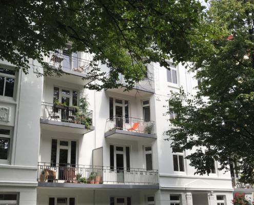 Maler-für-Wedel-und-Hamburg-Aussenarbeiten-Wohnhaus-in-Winterhude-Balkone